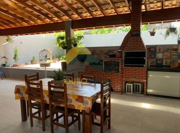 Casa · 200m² · 3 Quartos · 2 Vagas · Casa para venda em Vila Aeroporto de 200.00m² com 3 Quartos e 2 Garagens
