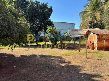 Terreno de 2 quartos, Araçatuba · Chácara para venda em Chacara Arco Iris de 1534.00m² com 2 Quartos e 2 Garagens
