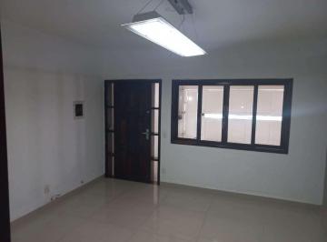 Casa de 3 quartos, Mogi das Cruzes · Casa para venda em Vila Caputera de 10.00m² com 3 Quartos, 1 Suite e 2 Garagens