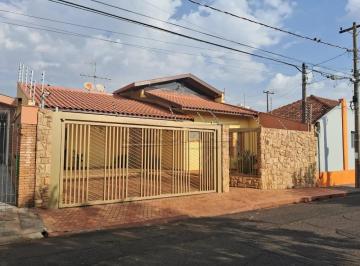 Casa · 283m² · 3 Quartos · 4 Vagas · Casa para venda em Centro de 283.00m² com 3 Quartos, 3 Suites e 4 Garagens