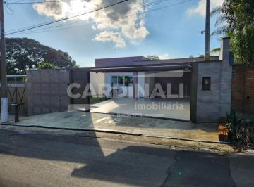 Casa · 165m² · 3 Quartos · 4 Vagas · Casa para venda em Centro de 165.00m² com 3 Quartos, 3 Suites e 4 Garagens