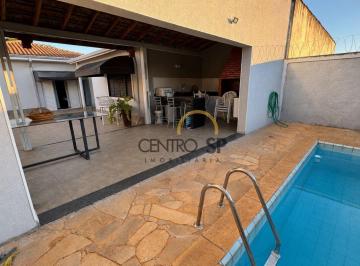 Casa · 220m² · 4 Quartos · Casa 3 quartos mais edícula com 1 quarto e área gourmet com piscina totalizando 220 m² em Jd Cruzeir