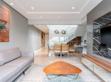 Apartamento · 168m² · 3 Quartos · 3 Vagas · Cobertura com 3 suites e 3 vagas com vista para o Guaíba no bairro Menino Deus.