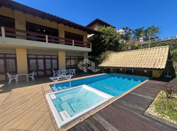 Casa · 410m² · 4 Quartos · 4 Vagas · CASA Á VENDA COM 4 QUARTOS SENDO 2 SUÍTES, 4 VAGAS DE GARAGEM CENTRO FLORIANÓPOLIS