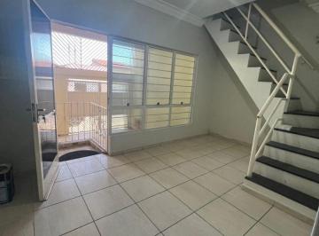 Casa de 3 quartos, Sorocaba · Casa de 214m² com 3 quartos (2 suítes) à venda na Vila Santana
