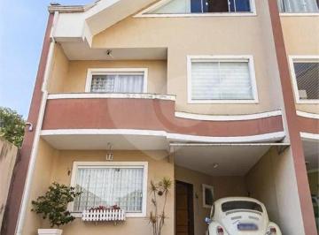 Casa de 3 quartos, Curitiba · Triplex em Rua sem Saida
