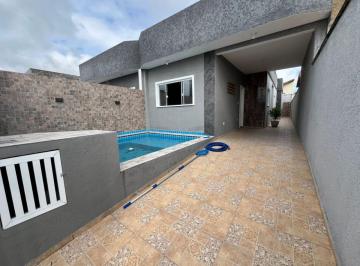 Casa de 2 quartos, Peruíbe · Casa com piscina e área gourmet em Peruíbe.