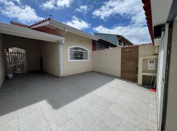 Casa de 2 quartos, Peruíbe · Casa na praia com piscina e churrasqueira em Peruíbe.