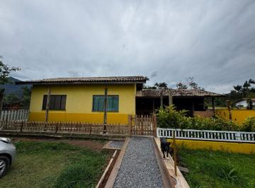 Rural de 3 quartos, Peruíbe · Chácara com 3 quartos e área gourmet em Peruíbe.