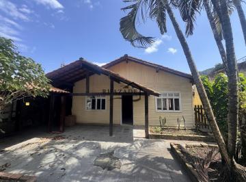 Casa · 200m² · 4 Quartos · 2 Vagas · 🌿 CASA RÚSTICA EM TERRENO INTEIRO – ENGENHO DO MATO 🌿