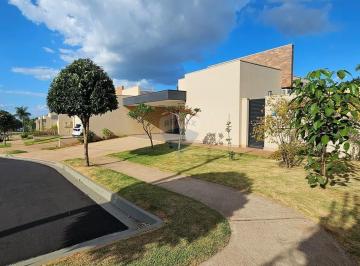 Casa · 160m² · 3 Quartos · 4 Vagas · Casa de Condomínio para venda em Centro de 160.00m² com 3 Quartos, 1 Suite e 4 Garagens
