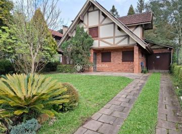 Casa · 152m² · 4 Quartos · 4 Vagas · Casa à venda com 4 dormitórios no bairro Planalto em Gramado