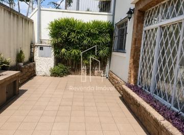 Casa · 178m² · 4 Quartos · 4 Vagas · Casa à venda no Bom Retiro, São Paulo-SP! Espaçosa, confortável e com 4 quartos.