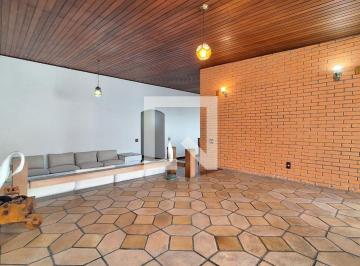Esta espaçosa casa de 600 metros quadrados oferece um ambiente acolhedor e confo · Casa à Venda - Lapa, 4 Quartos, 600 m2