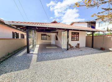 Casa · 191m² · 4 Quartos · 2 Vagas · Casa Térrea Individual, 4 dormitórios, no Centro, Penha/SC