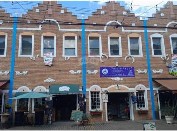 Comercial · 57m² · 1 Vaga · Sala Comercial para alugar em Centro de 57.00m² com 1 Garagem