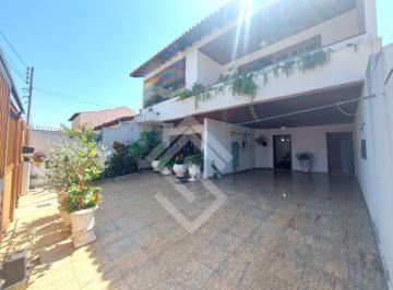 Casa de 4 quartos, Taguatinga · Ótima casa localizada na QNA 34!
