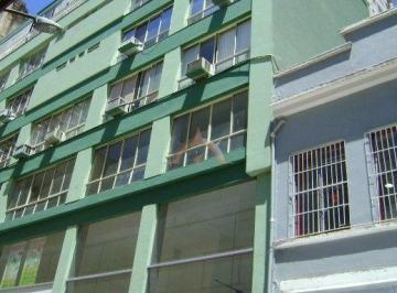 Apartamento · 46m² · 1 Quarto · Vendo apartamento 46m², 1 dorm., sala, cozinha e banheiro no centro!