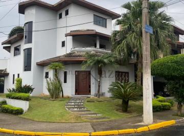 Casa · 475m² · 3 Quartos · 4 Vagas · Casa em Condomínio - Jardim das Colinas - 3 Dormitórios - 470m².