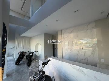Comercial · 90m² · 50 Vagas · Loja em galeria com aproximadamente 90m² disponível para locação no bairro Morada da Colina em Uberl
