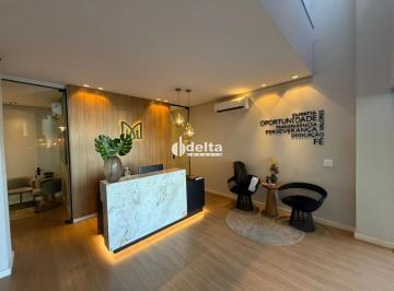 Comercial · 90m² · 50 Vagas · Loja em galeria com aproximadamente 90m² disponível para locação no bairro Morada da Colina em Uberl