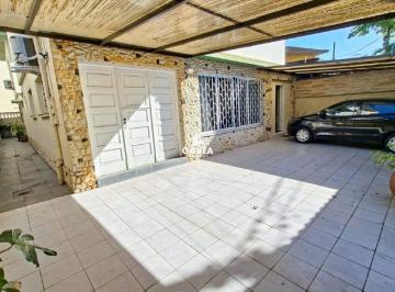 Casa · 180m² · 3 Quartos · 4 Vagas · Casa à venda no Jabaquara em Santos.