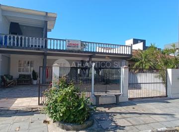 Casa · 126m² · 3 Quartos · 4 Vagas · Casa com piscina balneário Praia Grande pertinho do mar