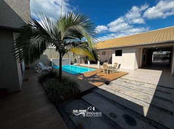 Casa · 466m² · 5 Quartos · 5 Vagas · Casa Alto Padrão com Piscina e Espaço Guarapari