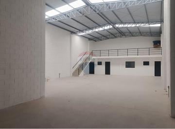Comercial · 330m² · 4 Vagas · Galpão / Depósito / Armazém para alugar em Jardim Do Paço de 330.00m² com 4 Garagens