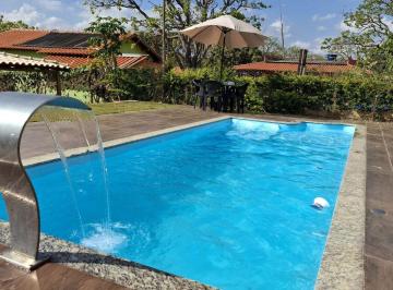 Casa de 2 quartos, Jaboticatubas · Lindo sítio em Jaboticatubas!Localizado no vilarejo do Curralinho.Sítio completo, aconchegante