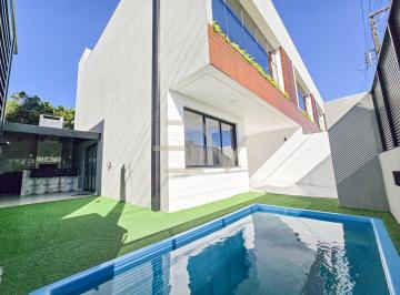 Casa · 168m² · 3 Quartos · 2 Vagas · Sobrado Alto Padrão com Piscina, 3 dormitórios, na Armação, Penha/SC
