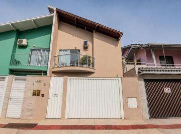 784615e1-ba7a-42c8-817d-35576d7d9b0e · Sobrado para venda em Centro com 3 quartos, sendo 1 suíte, 145m²
