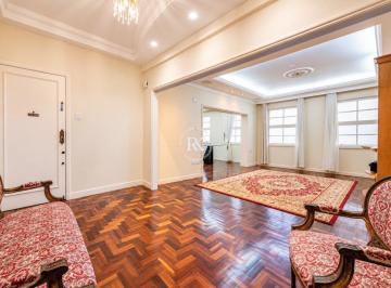 Apartamento · 136m² · 3 Quartos · 1 Vaga · Apartamento em Porto Alegre com 3 Dormitórios e vaga de garagem no centro