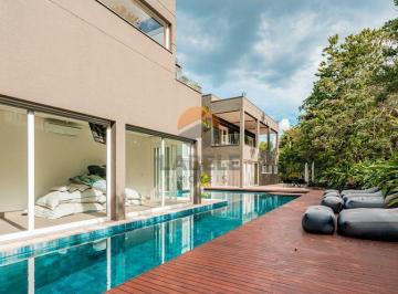 nc8k3s42ytk5yjg0mde3otrh_md · Casa de Alto Padrão com 5 Suítes, Piscina Climatizada, Cinema e Adega