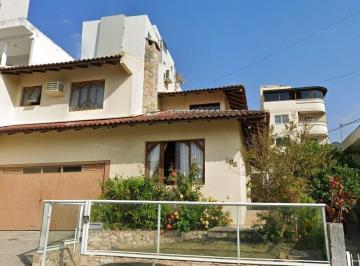 Casa · 236m² · 4 Quartos · 4 Vagas · Casa em Barreiros, São José/SC de 236m² 4 quartos para locação R$ 8.450,00/mes