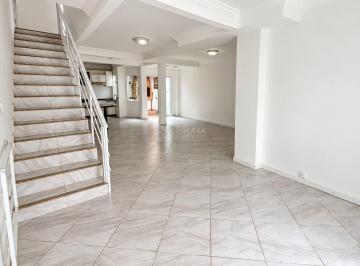 Casa · 170m² · 3 Quartos · 2 Vagas · Casa em Nações, Balneário Camboriú/SC de 170m² 3 quartos para locação R$ 6.500,00/mes
