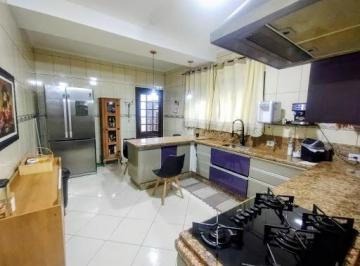 Casa · 187m² · 3 Quartos · 2 Vagas · Sobrado em Vila Colorado, Suzano/SP de 187m² 3 quartos à venda por R$ 750.000,00