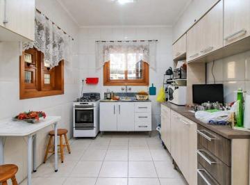 Casa · 219m² · 3 Quartos · 5 Vagas · Casa em Santa Cecília, Porto Alegre/RS de 219m² 3 quartos à venda por R$ 800.000,00
