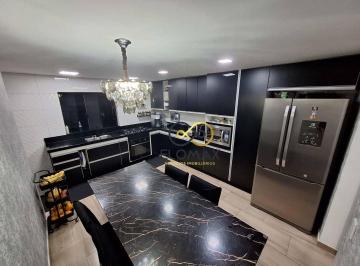 Casa · 200m² · 5 Quartos · 3 Vagas · Sobrado em Residencial Cerconi, Guarulhos/SP de 200m² 5 quartos à venda por R$ 849.000,00