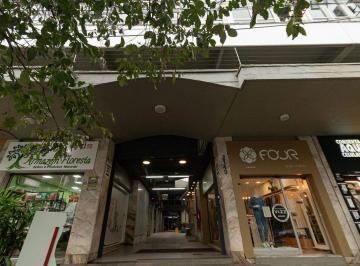 Comercial · 43m² · Loja em Floresta, Porto Alegre/RS de 43m² à venda por R$ 205.000,00
