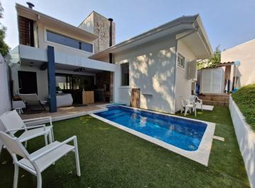 Casa · 220m² · 3 Quartos · 4 Vagas · Casa em Transurb, Itapevi/SP de 220m² 3 quartos à venda por R$ 1.400.000,00