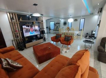 Casa · 420m² · 4 Quartos · 5 Vagas · Sobrado em Vila Áurea, Poá/SP de 420m² 4 quartos à venda por R$ 1.400.000,00 ou para locação R$ 10.0