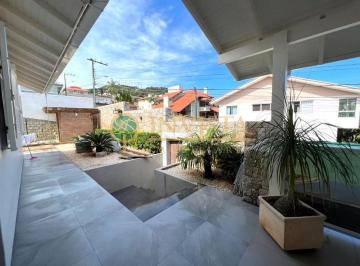 Casa · 189m² · 3 Quartos · 3 Vagas · Casa em Agronômica, Florianópolis/SC de 189m² 3 quartos à venda por R$ 1.450.000,00
