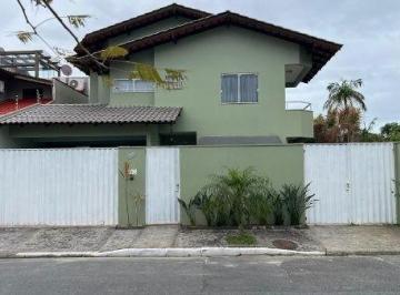 Casa · 240m² · 5 Quartos · 2 Vagas · Casa em Praia dos Amores, Balneário Camboriú/SC de 240m² 5 quartos à venda por R$ 4.500.000,00
