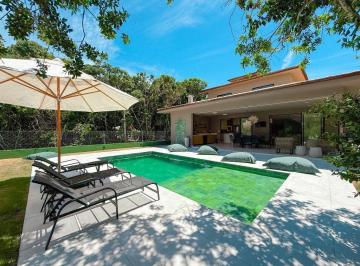 Casa · 330m² · 5 Quartos · 2 Vagas · Casa em João Fernandes, Armação dos Búzios/RJ de 330m² 5 quartos à venda por R$ 4.300.000,00