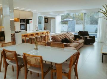 Casa · 411m² · 5 Quartos · 4 Vagas · Casa em Ratones, Florianópolis/SC de 411m² 5 quartos à venda por R$ 4.480.000,00