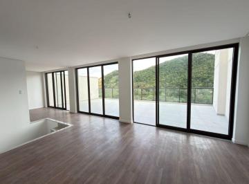 Apartamento de 3 quartos, Petrópolis · Cobertura em condomínio central de Itaipava