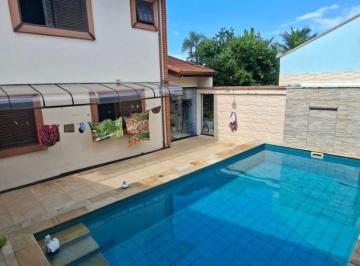 Casa de 4 quartos, Peruíbe · Casa com 4 quartos e piscina em Peruíbe - R$ 990.000,00.