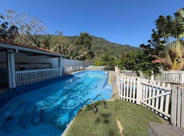 Rural de 8 quartos, Peruíbe · Chácara com 8 quartos e piscina em Itariri.