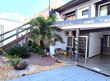 Casa de 4 quartos, Cascavel · Sobrado com 4 dormitórios sendo 2 Suítes com 228m² total – Recanto Tropical - Cascavel